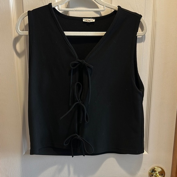 JODIFL Black Tie Front Crop Tank Top - Picture 1 of 4